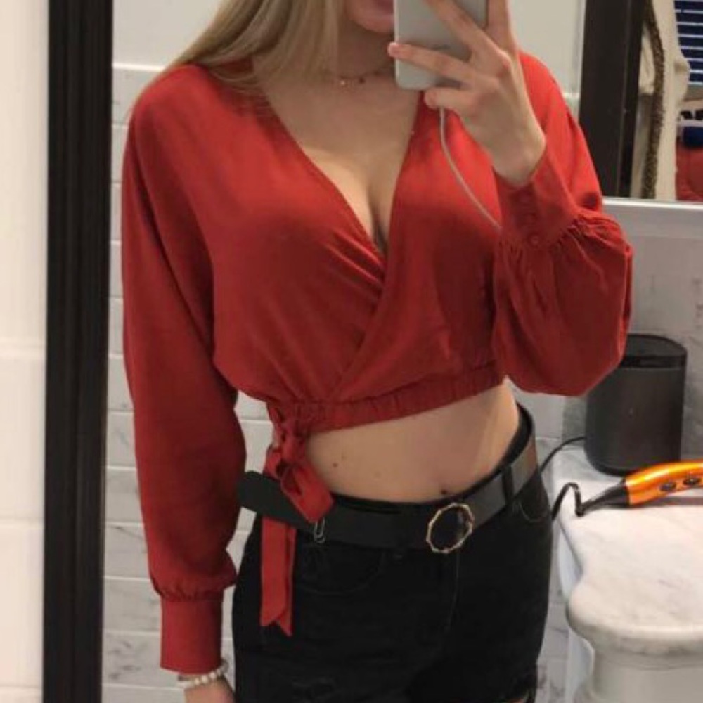 Long sleeve crop top